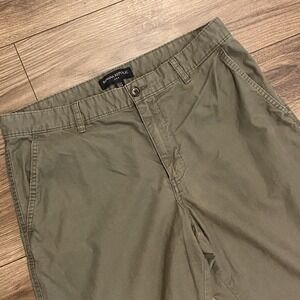 Banana Republic Chino Pants Men's Green Waist actual Size 34 Classic